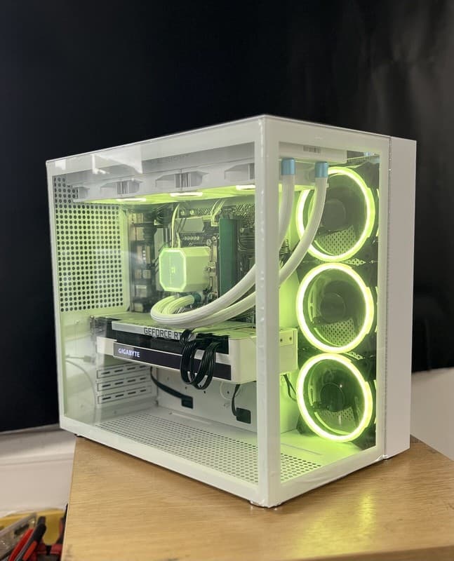 AMD Ryzen 7 7700X and Radeon RX 7800XT Extreme Performance Gaming PC
