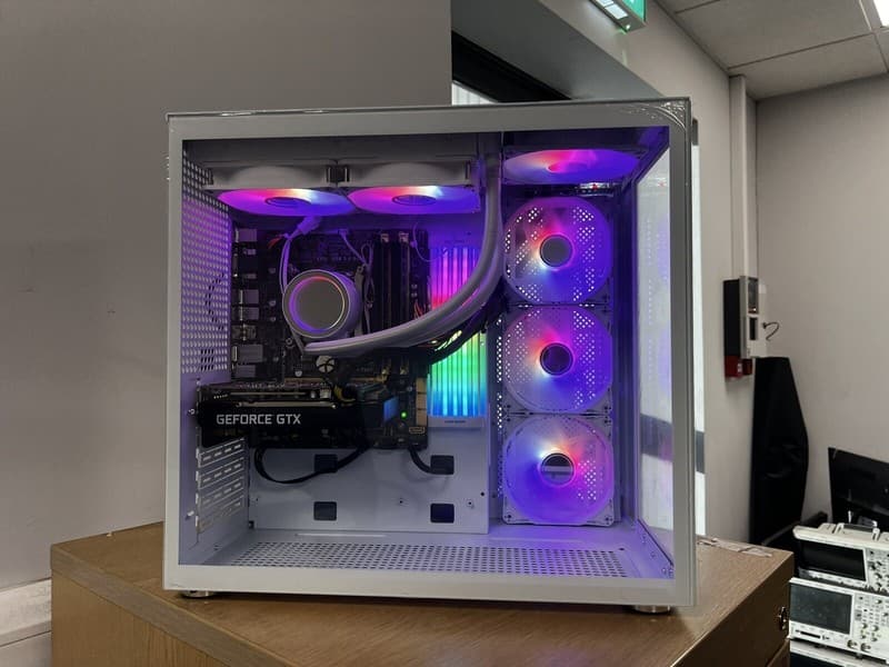 White Case Gaming RGB PC Computer i7 QUAD 16 GB 1TB SSD GTX 1660 Wifi Win 11