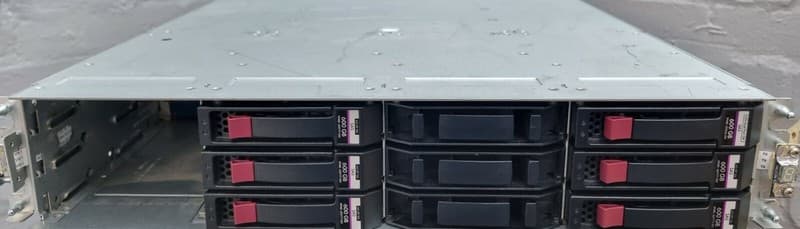 HP FCLSE-0801 P2000 StorageWorks Smart Array (2 x P/N 582934-001 AW592A)